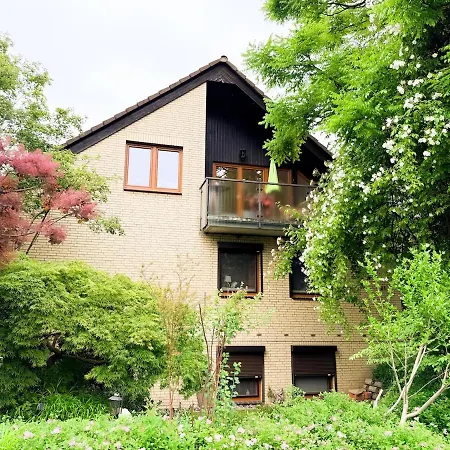 Gemuetliche Dachgeschosswohnung Mit Balkon Διαμέρισμα