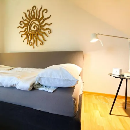 Gemuetliche Dachgeschosswohnung Mit Balkon *