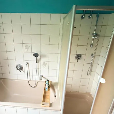 Gemuetliche Dachgeschosswohnung Mit Balkon Διαμέρισμα